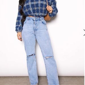 Fashion Nova Unfitted Light Jeans with rip on knee